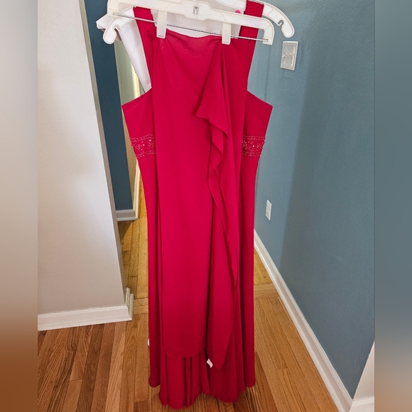 Red Prom Dress David's Bridal size 8 - Picture 8 of 12